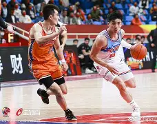 CBA强强对话：新疆男篮不敌北京首钢的简单介绍